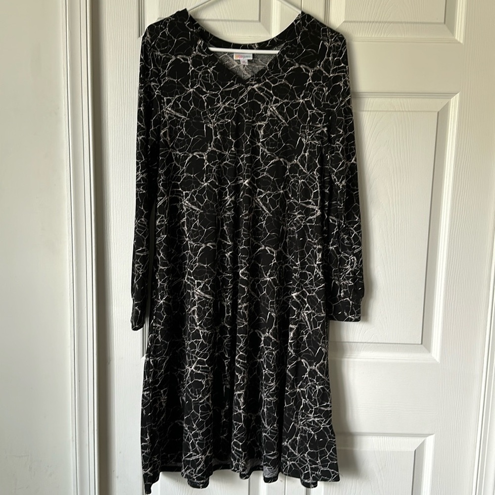 LuluRoe Dress black, white and gray dress size medium pit to pit 20 inches